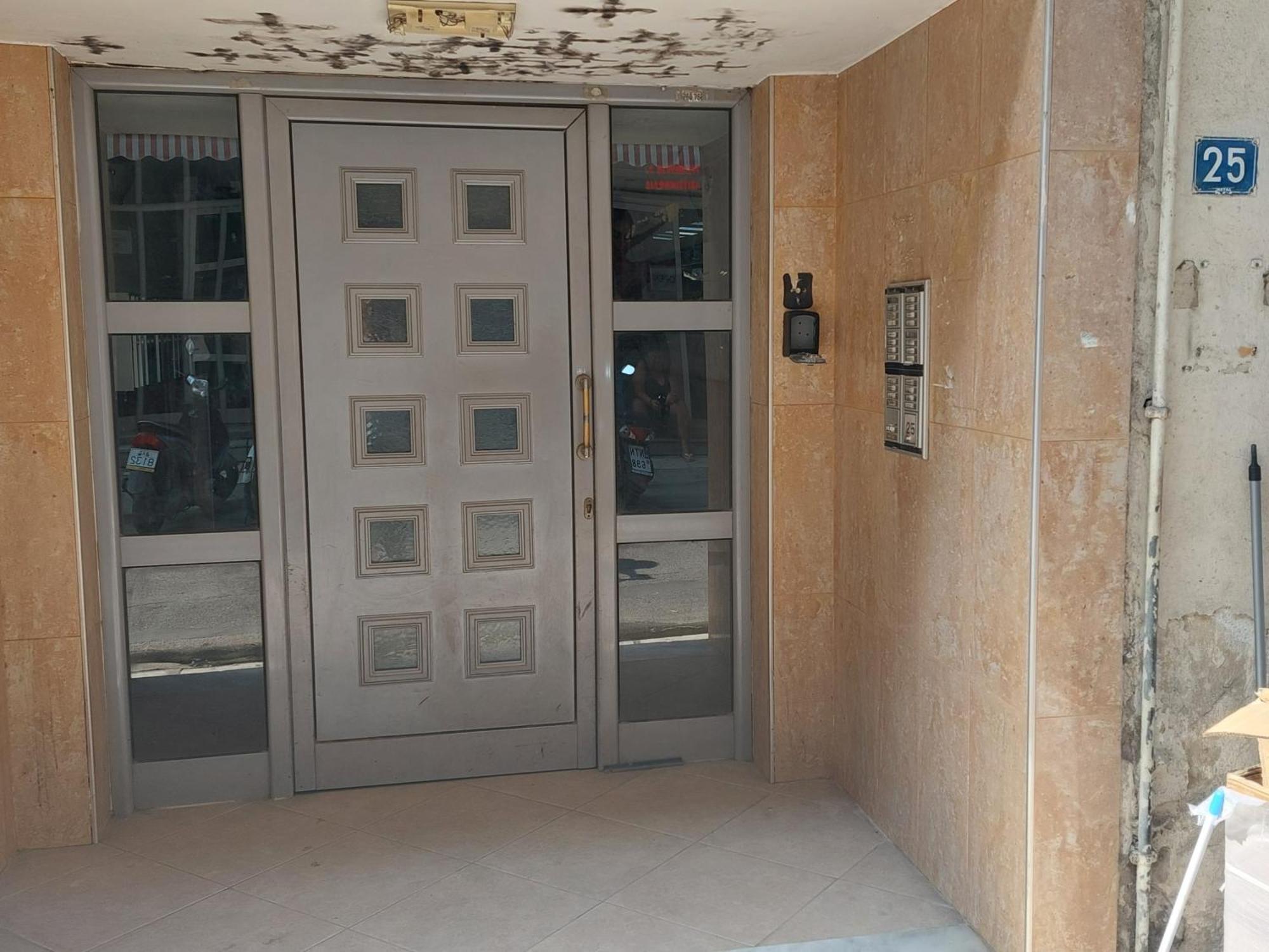 Small Studio Center 1 سالونيك المظهر الخارجي الصورة